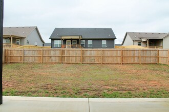 Building Photo - 256 Azalea Dr