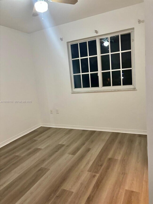 Foto del edificio - 17151 NW 23rd St