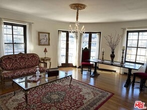 Building Photo - 640 S Bronson Ave