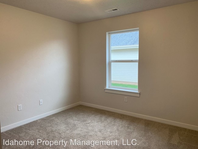 Foto del edificio - 3 br, 2 bath House - 4222 N Price Ave