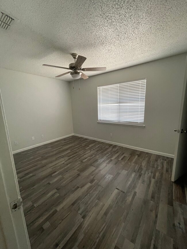 Foto del edificio - Century Oaks