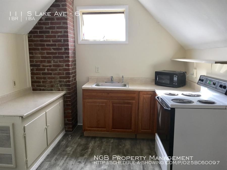 Primary Photo - 111 S Lake Ave