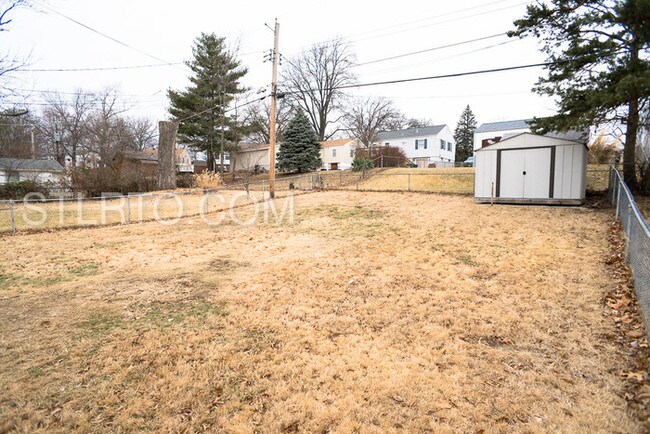 Building Photo - 10753 St Xavier Ln