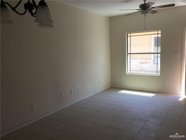 Building Photo - 3800 Howard Dr