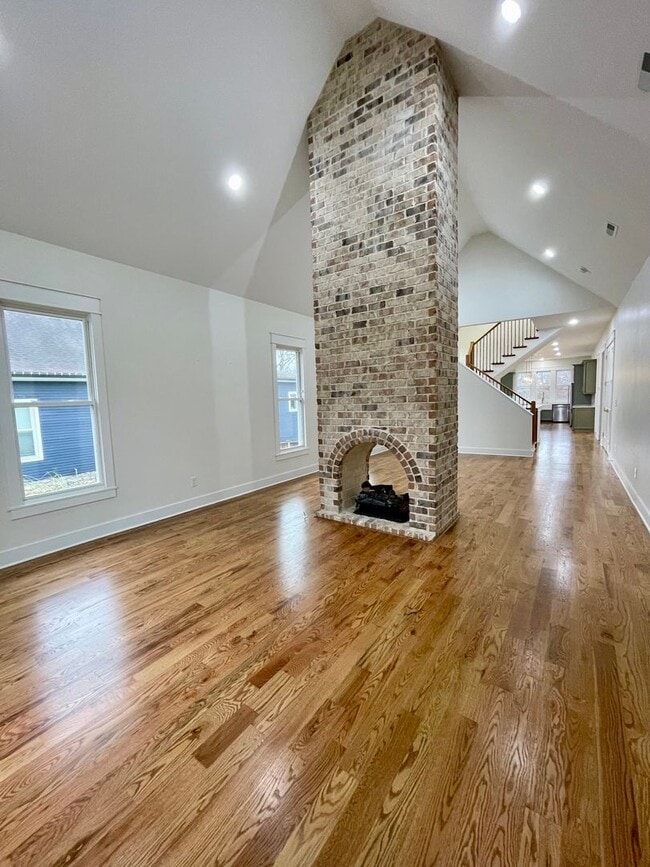 Photo - 323 50th Ave N House