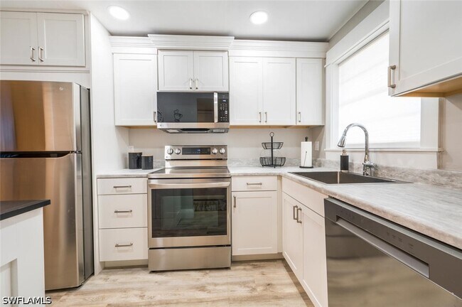 Foto del edificio - 499 Forest Lakes Blvd
