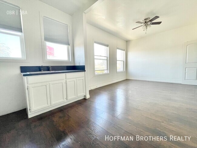 Foto del edificio - 1906 Cimarron St