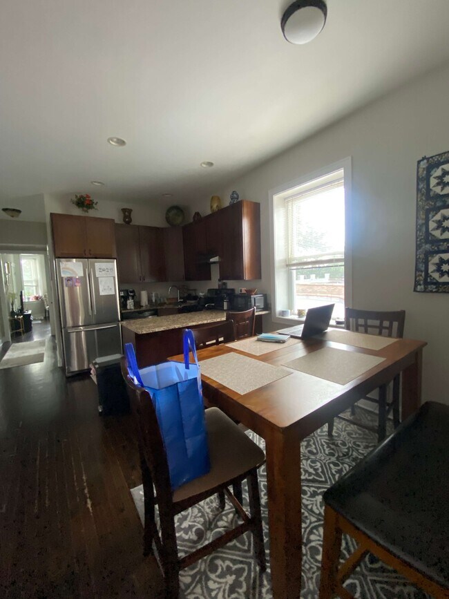 Foto del edificio - 3224 N Monticello Ave