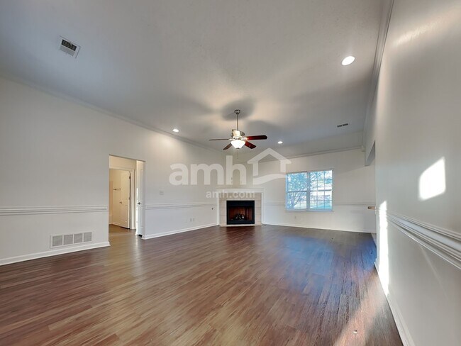 Foto del edificio - 8014 New Castle Cv