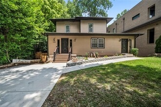 Building Photo - 1126 Briarcliff Pl NE