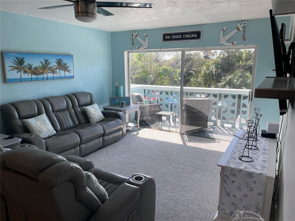 Foto principal - 223 Columbia Dr