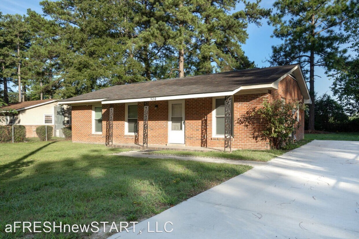 Primary Photo - 4 br, 2 bath House - 520 Canary Drive