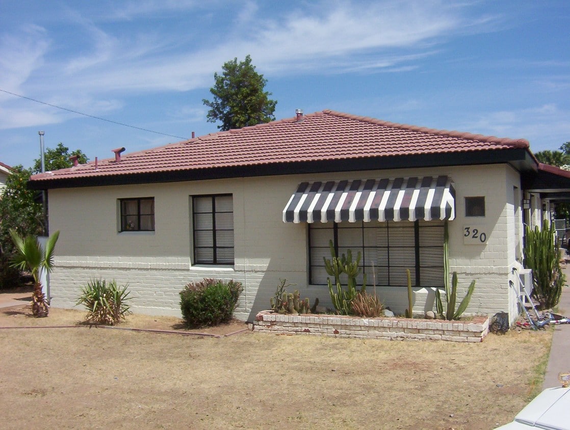 Primary Photo - 320 W Highland Ave
