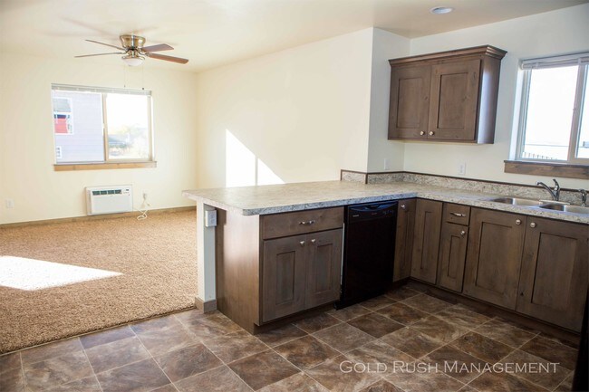 Building Photo - 3220 Meadowlark Dr