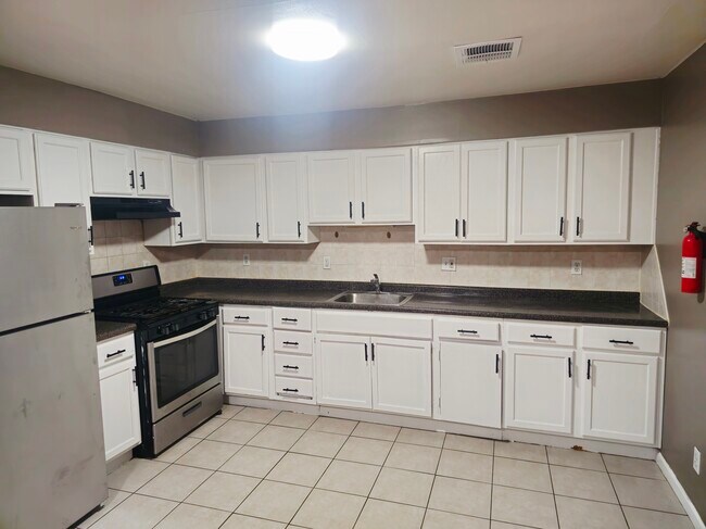 Foto del edificio - 447 S 18th St