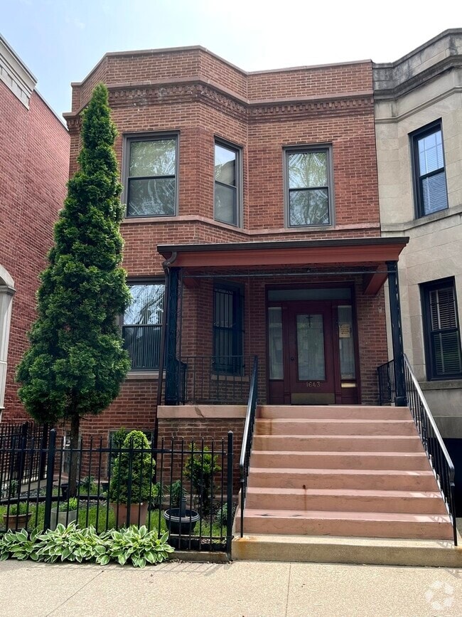 Building Photo - 1643 W Byron St
