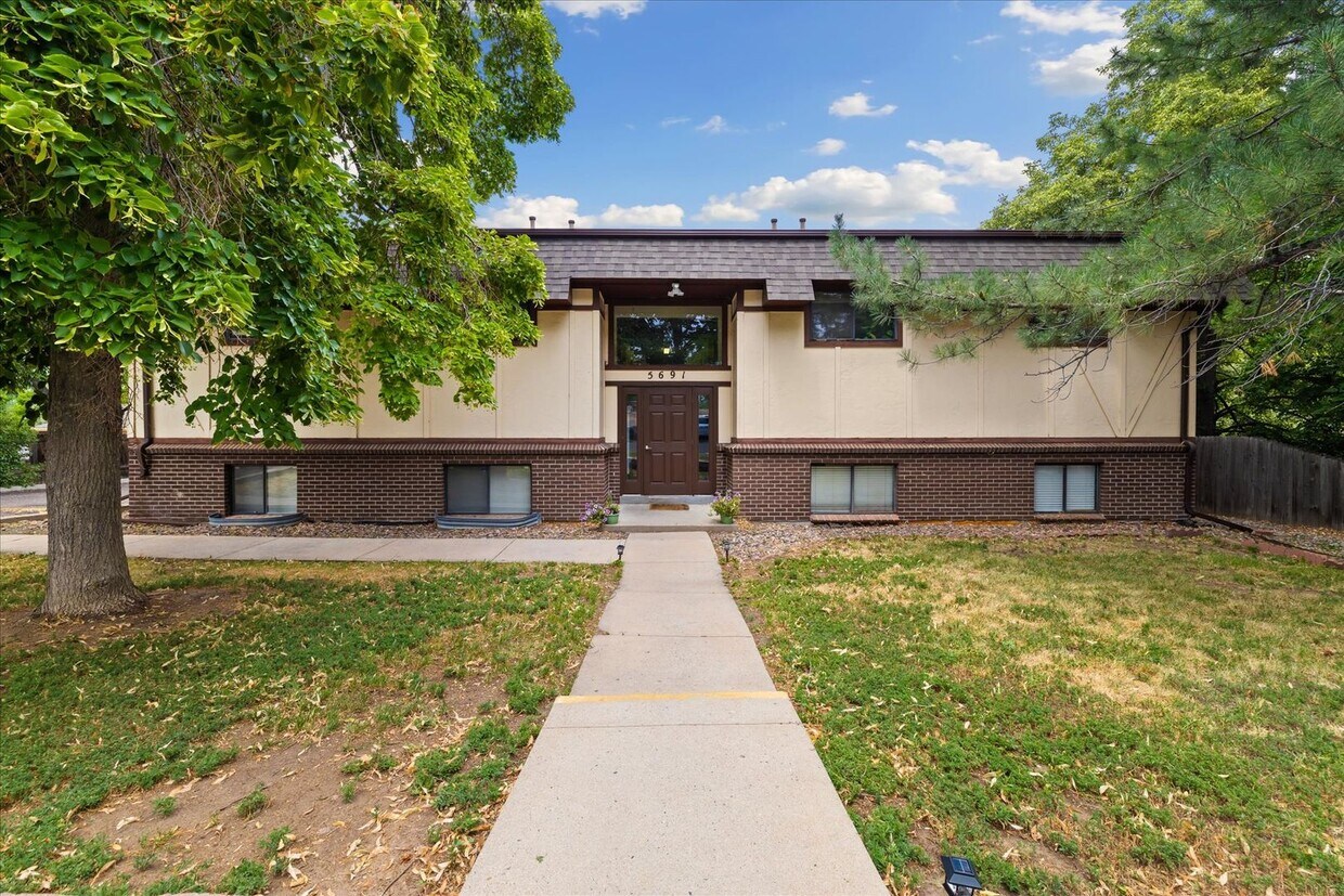 Bright & Updated 1 Bed Rental – Move-In Re... - Bright & Updated 1 Bed Rental – Move-In Re...