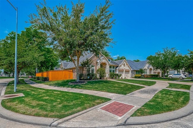 Foto del edificio - 5918 Emmit Creek Ln