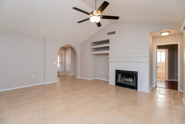 Foto del edificio - 7848 W Fleetwood Ln