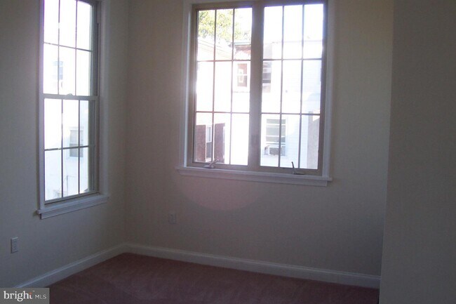 Building Photo - 3100 Mt Vernon St