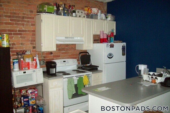 Building Photo - 610 Columbus Ave