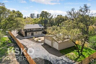 Building Photo - 6085 Cavitt Stallman Rd