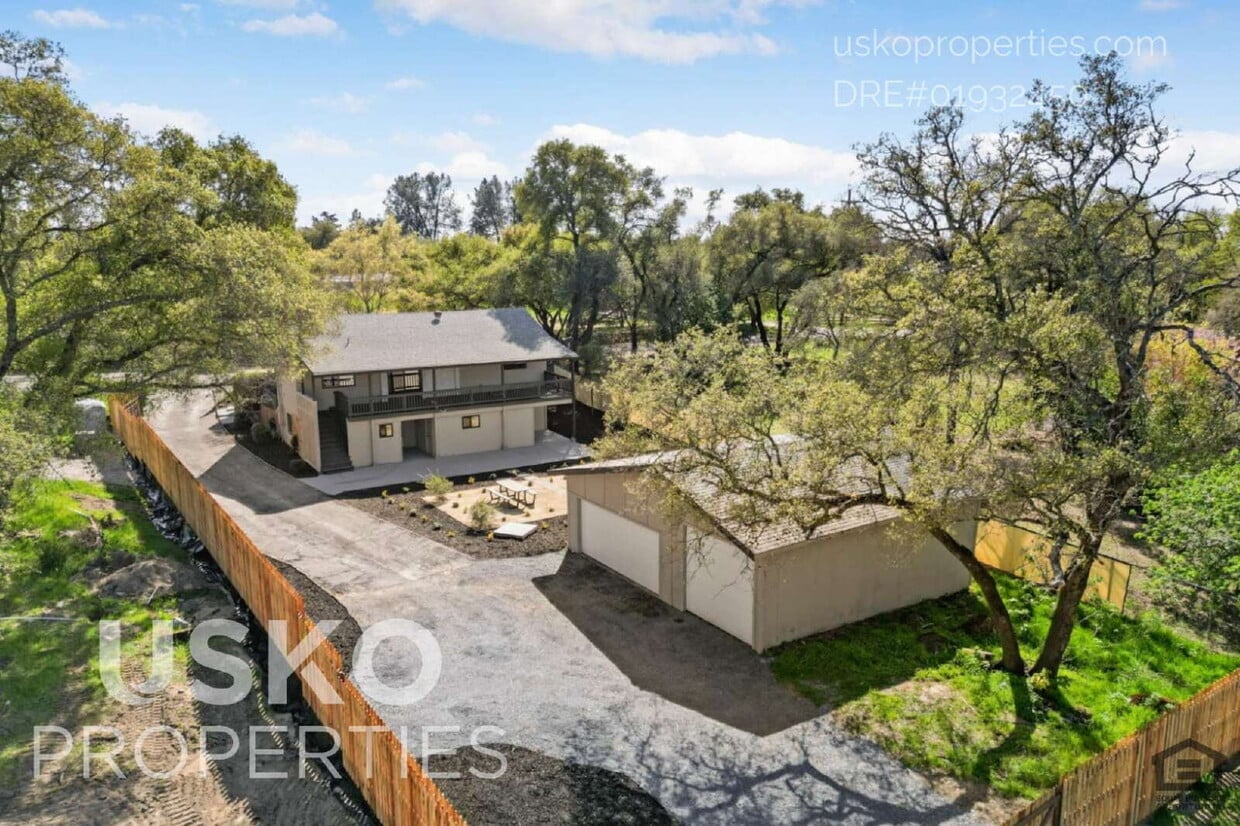 Foto principal - "Charming 3-Bedroom Retreat in Granite Bay...