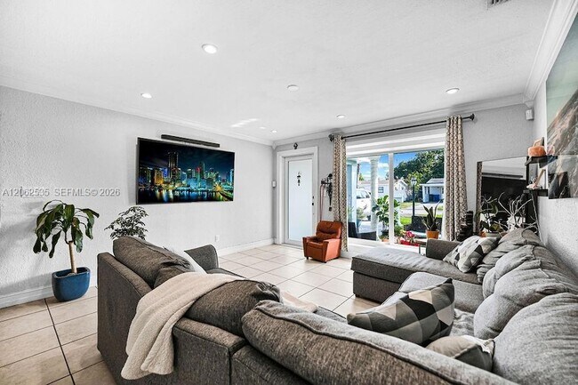 Foto del edificio - 740 N 73rd Ave