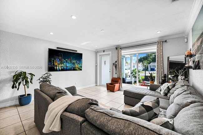 Photo - 740 N 73rd Avenue Unit House