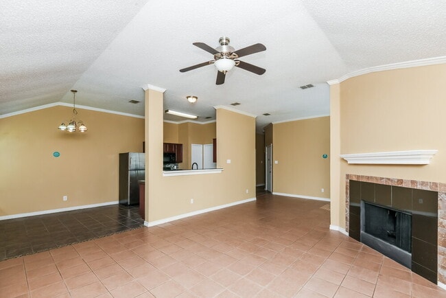 Building Photo - 1025 McKavett Dr