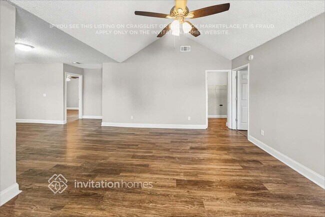 Building Photo - 3434 Coachlight Dr