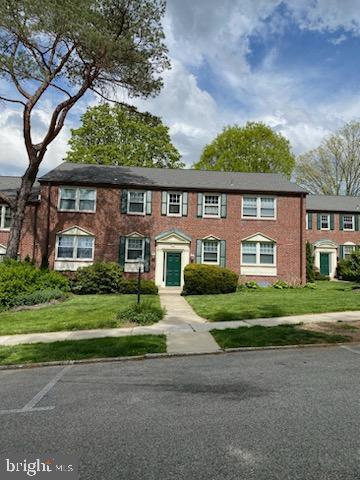 Foto principal - 500 E Lancaster Ave