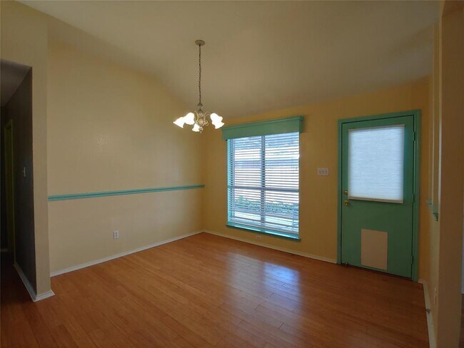 Foto del edificio - 3105 Scenic Glen Dr
