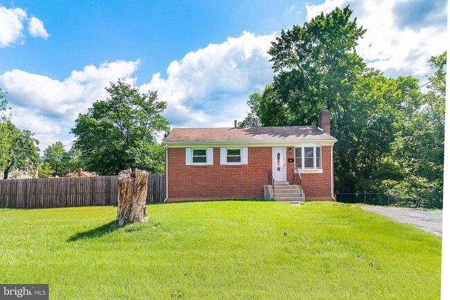 Building Photo - 9802 Lomond Dr
