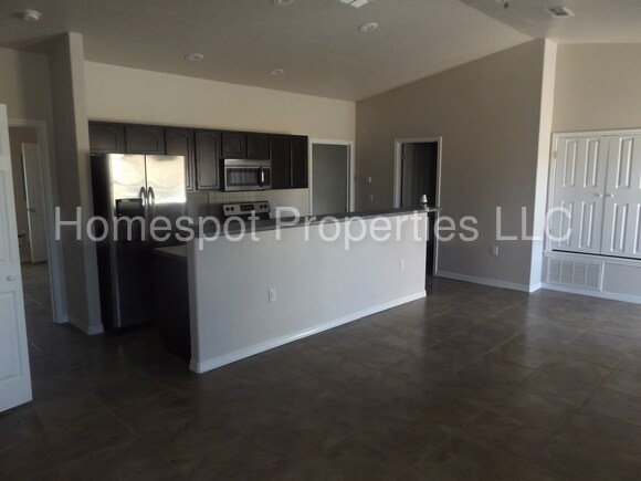 Foto del edificio - 900 E 3rd St