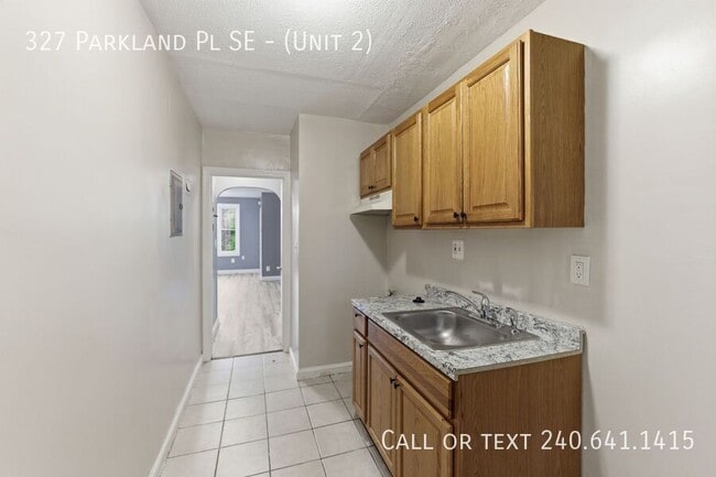 Foto del edificio - 327 Parkland Pl SE