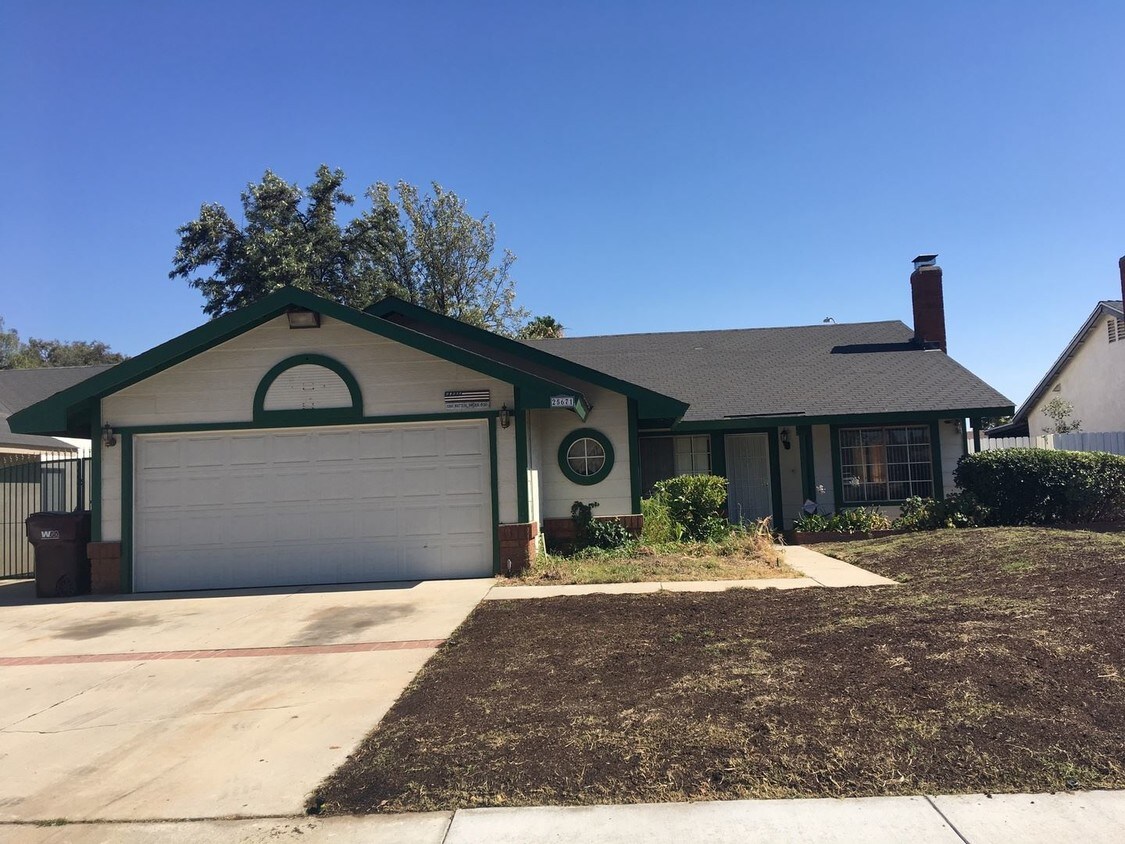 Primary Photo - 25671 Stoneybrook Dr