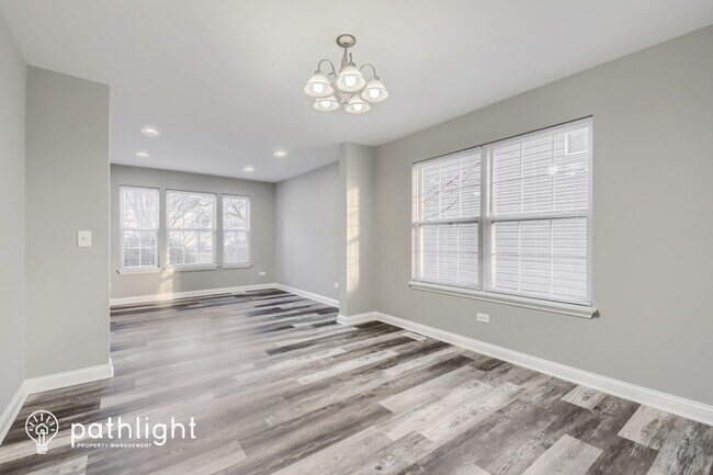 Foto del edificio - 1717 Hidden Oaks Court