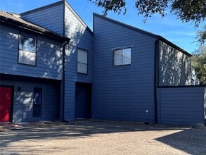 Building Photo - 2100 Commonwealth St