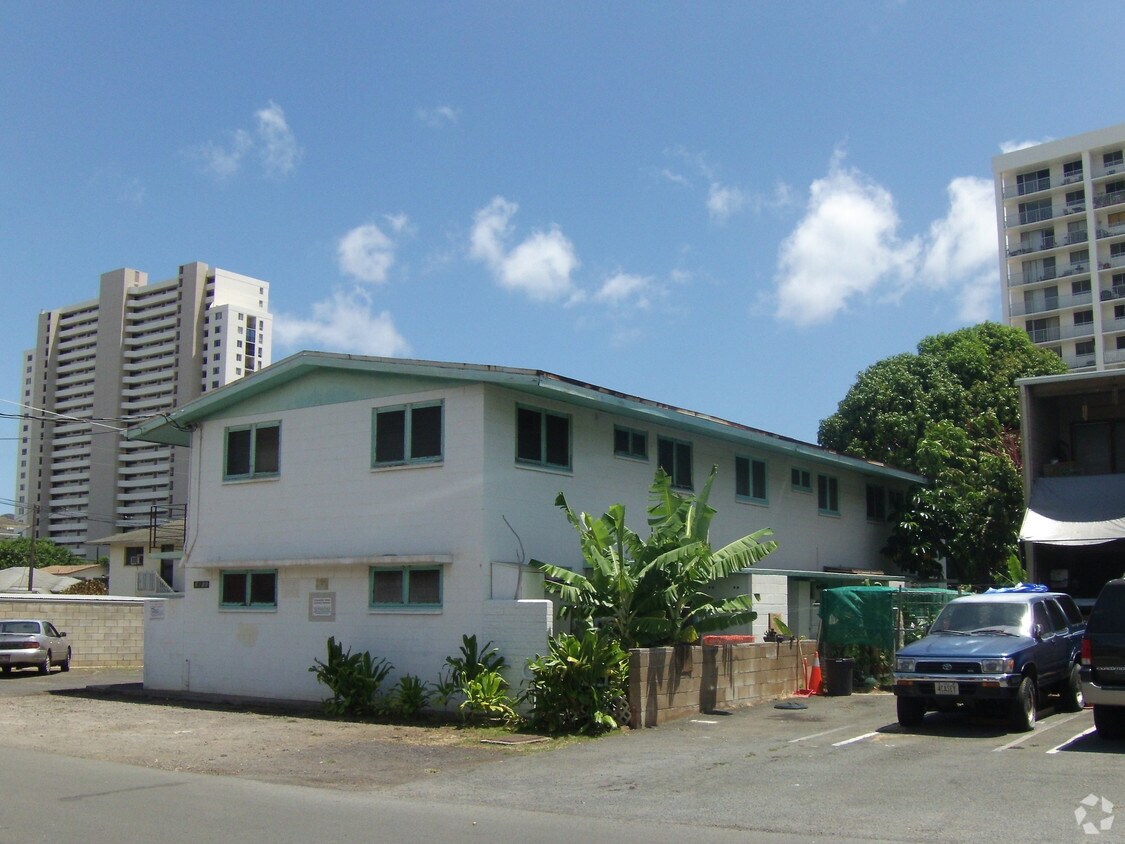 Building Photo - 2811 Winam Ave