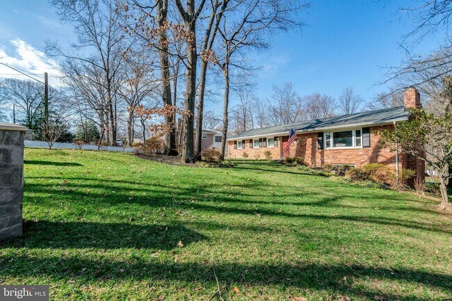 Foto del edificio - 6608 Spring Valley Dr