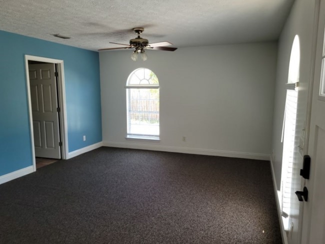 Building Photo - 16817 Lisbon Ave