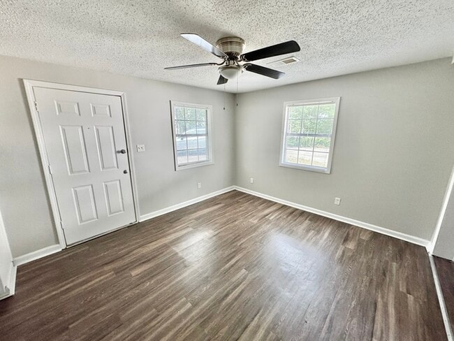 Building Photo - 1407 Ferguson Rd