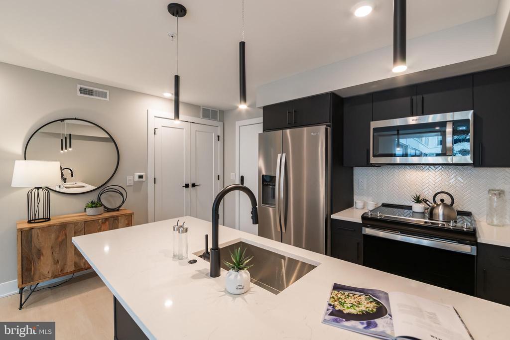 Foto principal - 6604 Ridge Ave