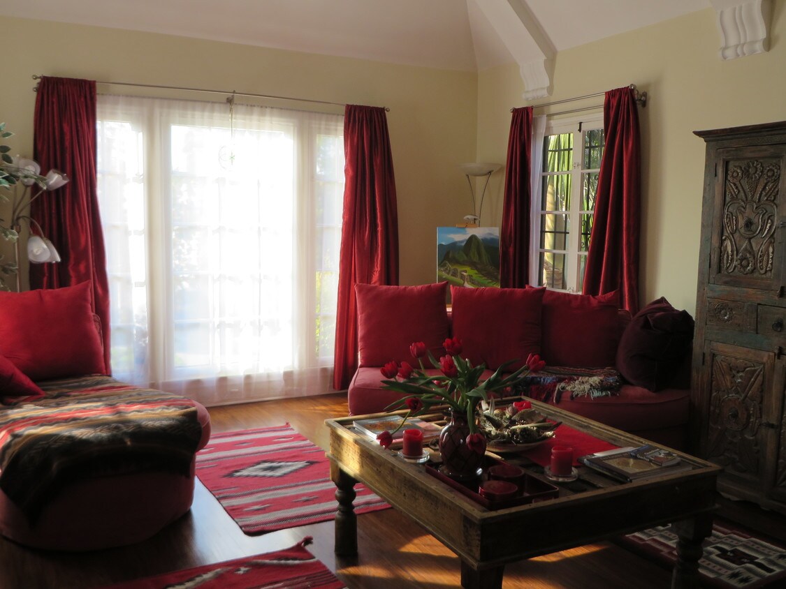 Foto principal - 1228 S Sycamore Ave