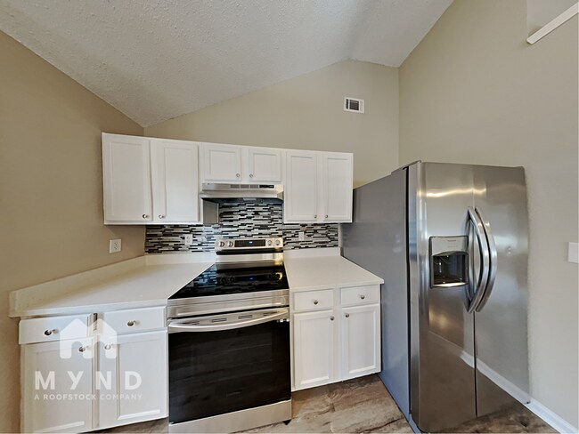 Foto del edificio - 3940 Cypress Pointe Dr