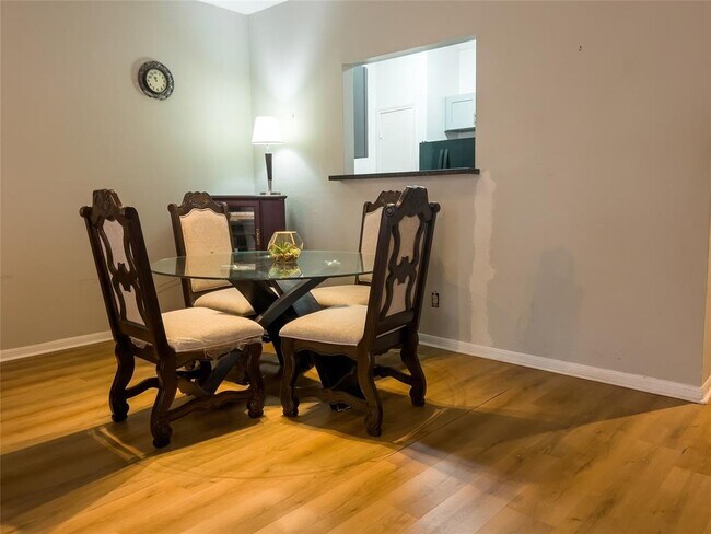 Foto del edificio - 3212 Holly Hall St