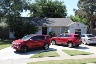 Building Photo - 2717 28th St