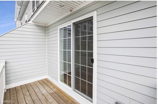 Building Photo - 3 br, 2.5 bath Townhome - 20 3rd St Unit 12