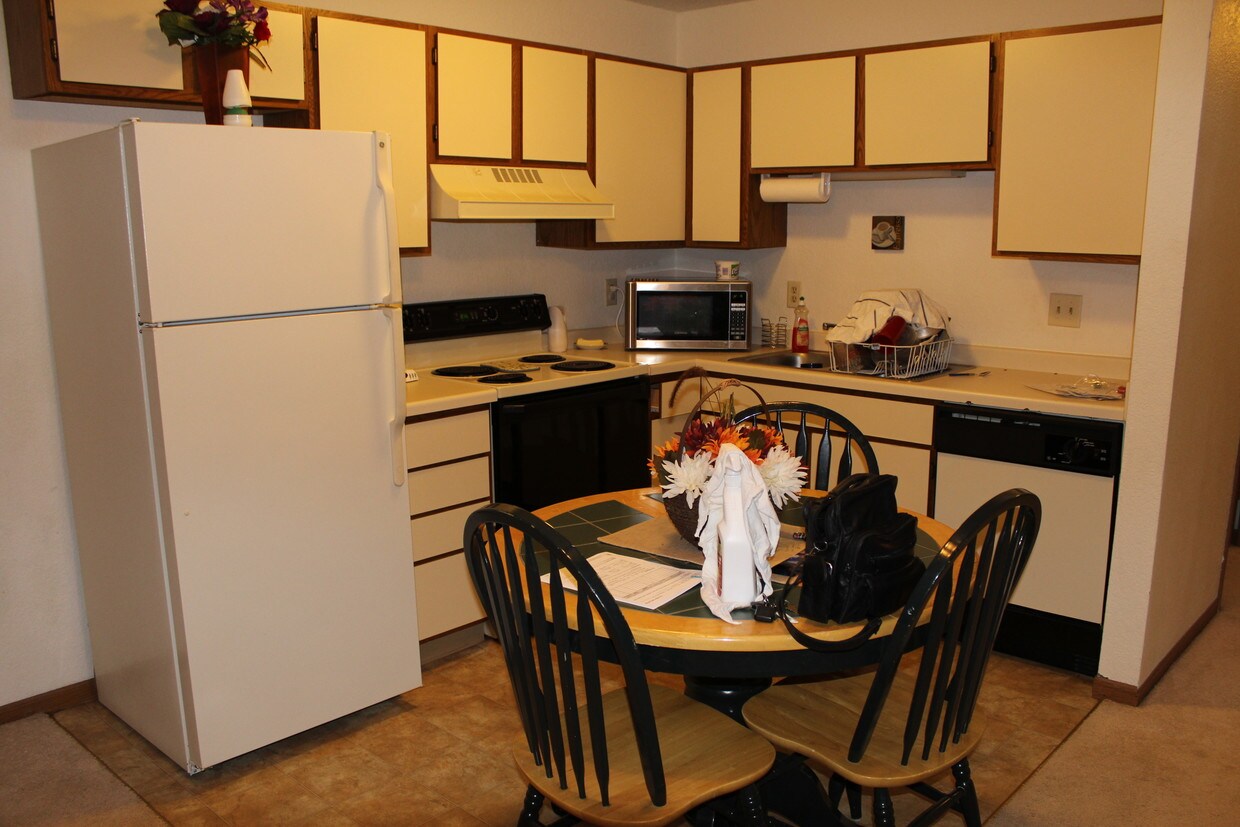 120 N River St, Janesville, WI 53548 Apartments in Janesville, WI